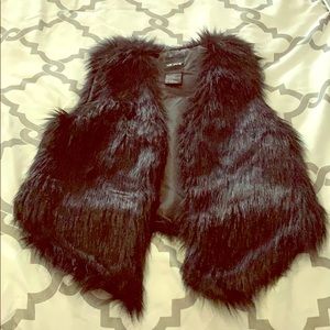 Faux fur sleeveless vest